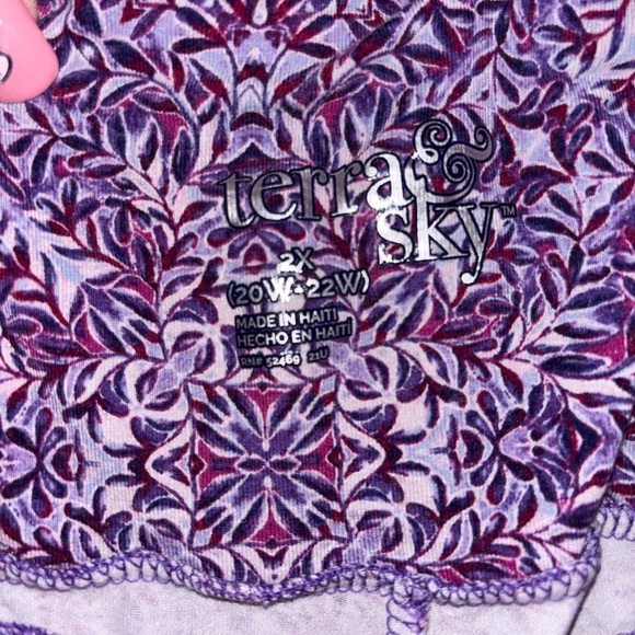 Terra & Sky Purple Leaf Pattern Leggings - Picture 7 of 10